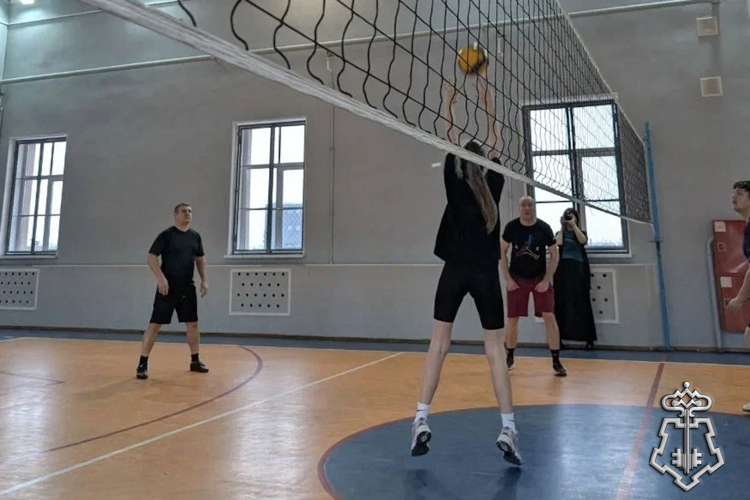 В Санкт-Петербурге сотрудники Росгвардии приняли участие в товарищеском матче по волейболу