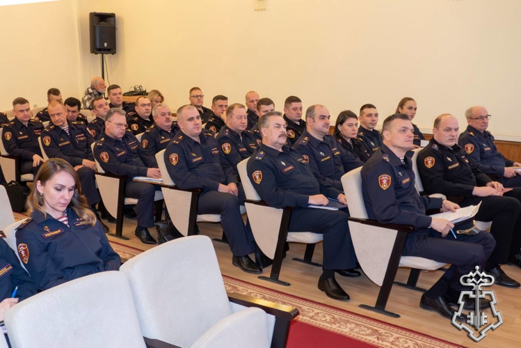 По итогам оперативно-служебной деятельности за 2025 год сотрудниками подразделений вневедомственной охраны по г. СПб и ЛО было пресечено 382 кражи с охраняемых объектов