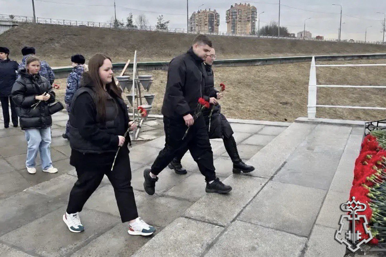 Петербургские росгвардейцы почтили память бойцов 21-й стрелковой дивизии войск НКВД 