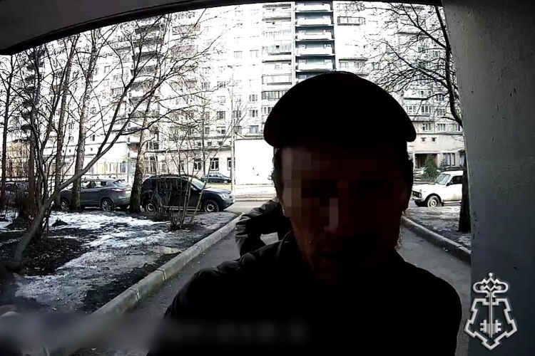 В Санкт-Петербурге наряд вневедомственной охраны задержал правонарушителя, разыскиваемого за хранение запрещенных веществ