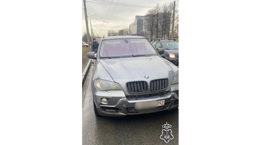 В Красногвардейском районе Петербурга наряды Росгвардии оперативно обнаружили две разыскиваемые иномарки 