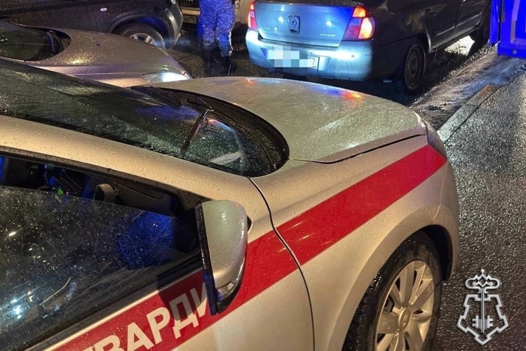 В Санкт-Петербурге сотрудники Росгвардии и полиции оперативно разыскали малолетнего ребенка, которого вооруженный ножом отец силой отобрал у матери