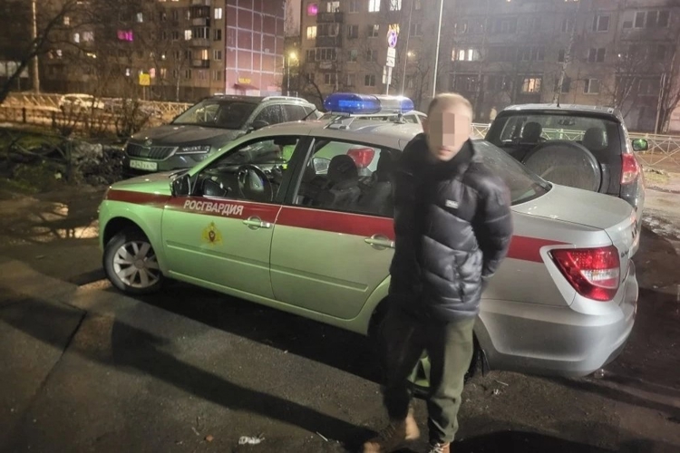 Петербургские росгвардейцы на Белорусской улице задержали находившегося в розыске гражданина одного из сопредельных государст