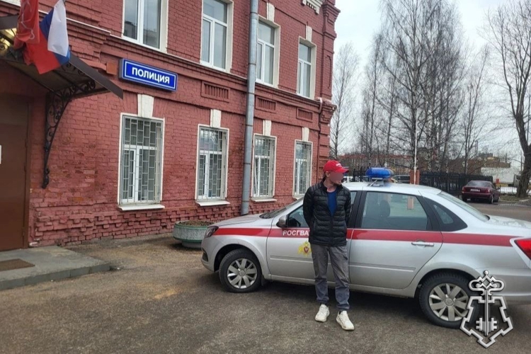 В Санкт-Петербурге наряд вневедомственной охраны задержал правонарушителя, разыскиваемого за хранение запрещенных веществ