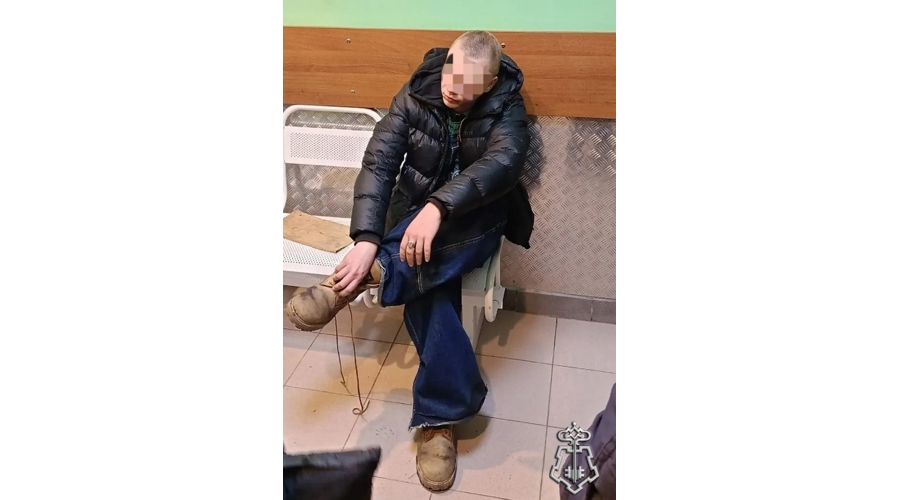 В Рощино росгвардейцы задержали нетрезвого хулигана, разбившего стекло у припаркованной машины