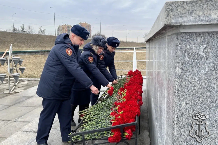 Петербургские росгвардейцы почтили память бойцов 21-й стрелковой дивизии войск НКВД