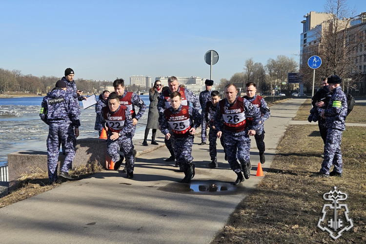 Среди сотрудников групп задержания вневедомственной охраны Росгвардии по Санкт-Петербургу и Ленинградской области прошел II этап конкурса «Лучший по профессии»