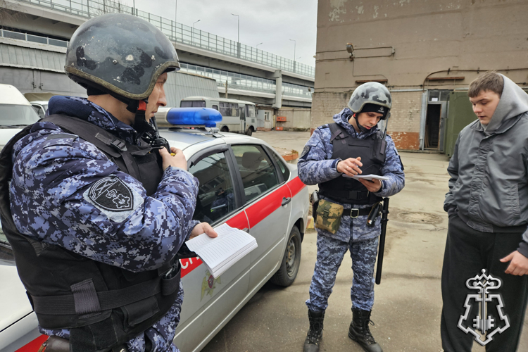 Среди сотрудников групп задержания вневедомственной охраны Росгвардии по Санкт-Петербургу и Ленинградской области прошел II этап конкурса «Лучший по профессии»