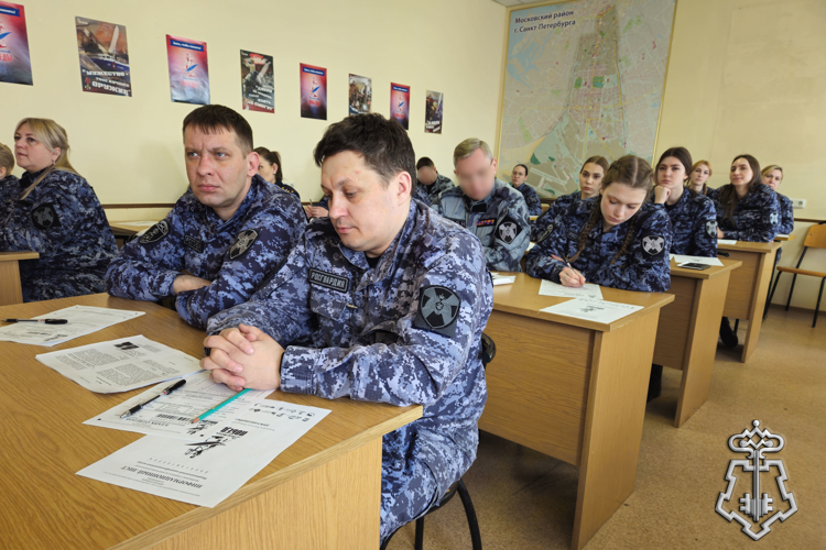 В Петербурге представители Росгвардии приняли участие в акции «Диктант Победы»