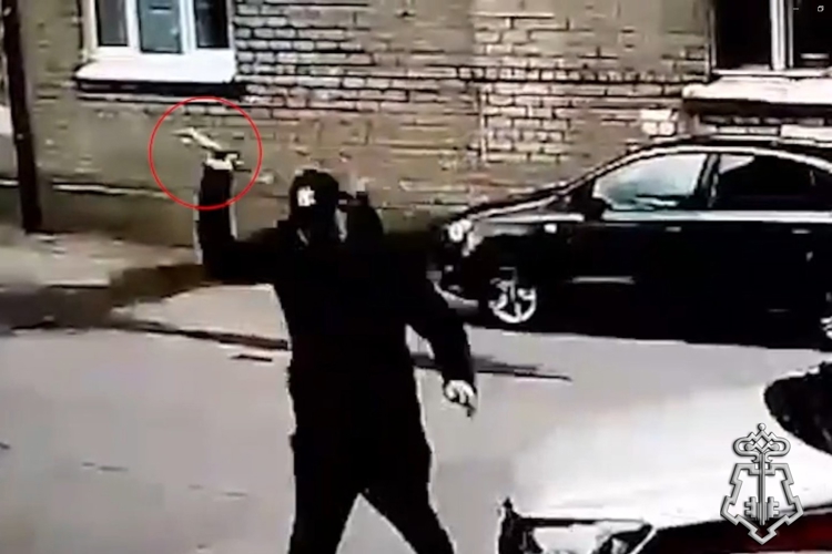 В Колпинском районе Санкт-Петербурга сотрудники Росгвардии задержали вооруженного ножом хулигана