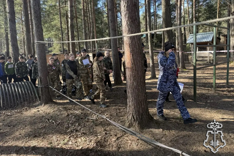 В Санкт-Петербурге представительница Росгвардии приняла  участие в проведении военно-патриотической игры «Зарница» для школьников