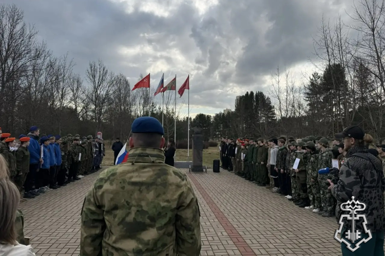 В Санкт-Петербурге представительница Росгвардии приняла  участие в проведении военно-патриотической игры «Зарница» для школьников