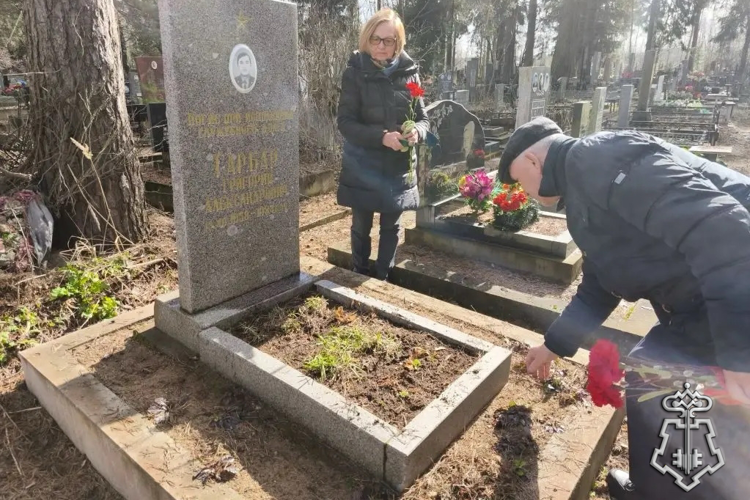 В Санкт-Петербурге представители Росгвардии почтили память Григория Гарбара, погибшего при исполнении служебного долга
