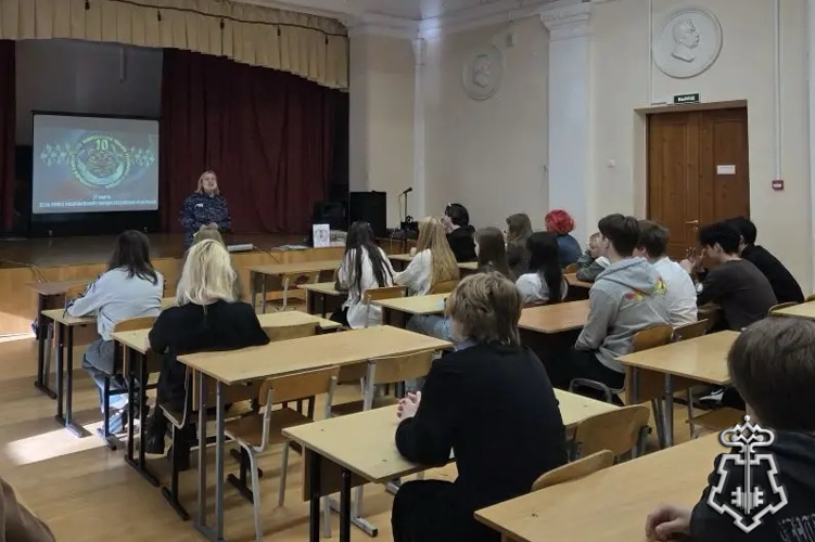 В Санкт-Петербурге представители Росгвардии провели встречу со школьниками