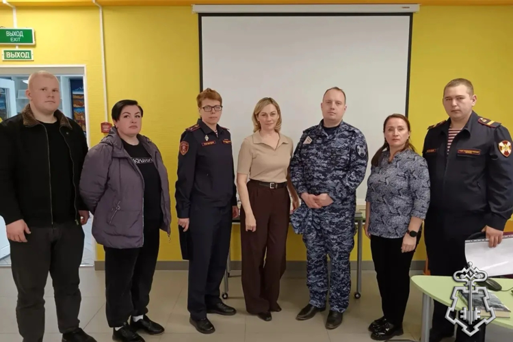 В Санкт-Петербурге и Ленинградской области сотрудники Росгвардии почтили память погибших в радиационных авариях и катастрофах