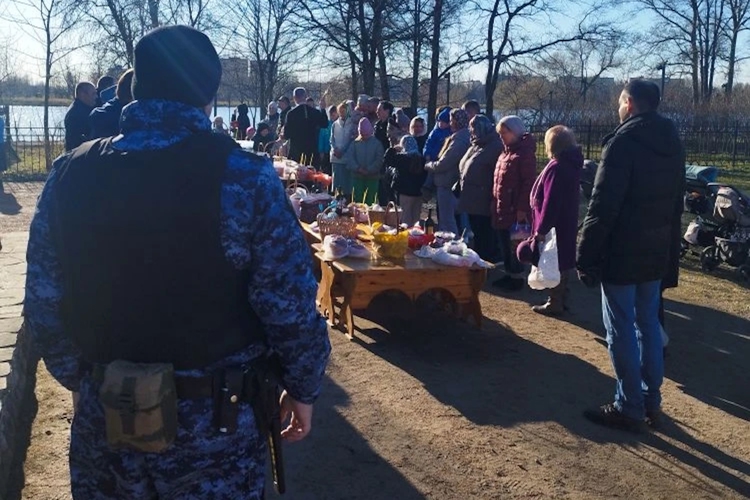 Сотрудники Росгвардии обеспечили правопорядок на мероприятиях, посвященных празднику Пасхи