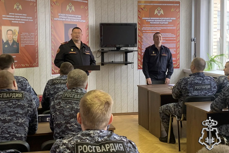 В роте по охране имущества физических и юридических лиц при транспортировке регионального Управления вневедомственной охраны состоялось торжественное совещание