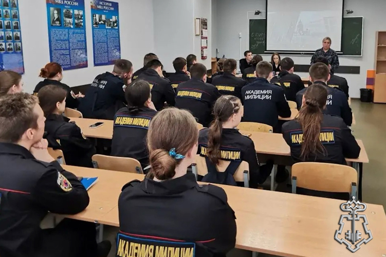 В Петербурге представители Росгвардии провели встречу с учащимися «Санкт-Петербургской академии милиции им. Н.А. Щёлокова