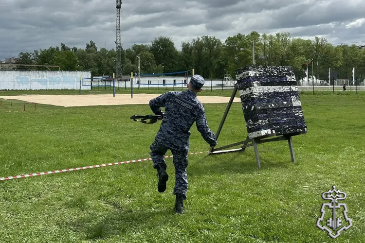 Сотрудники вневедомственной охраны Санкт-Петербурга и Ленинградской области приняли участие в чемпионате по военно-прикладному спорту 