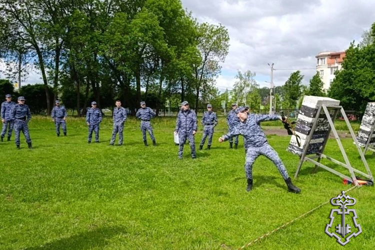 Сотрудники вневедомственной охраны Санкт-Петербурга и Ленинградской области приняли участие в чемпионате по военно-прикладному спорту 