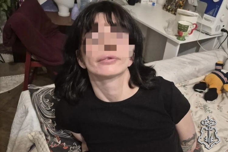 В Петербурге наряд Росгвардии задержал жительницу коммунальной квартиры, ударившую ножом мужчину в ходе бытового конфликта