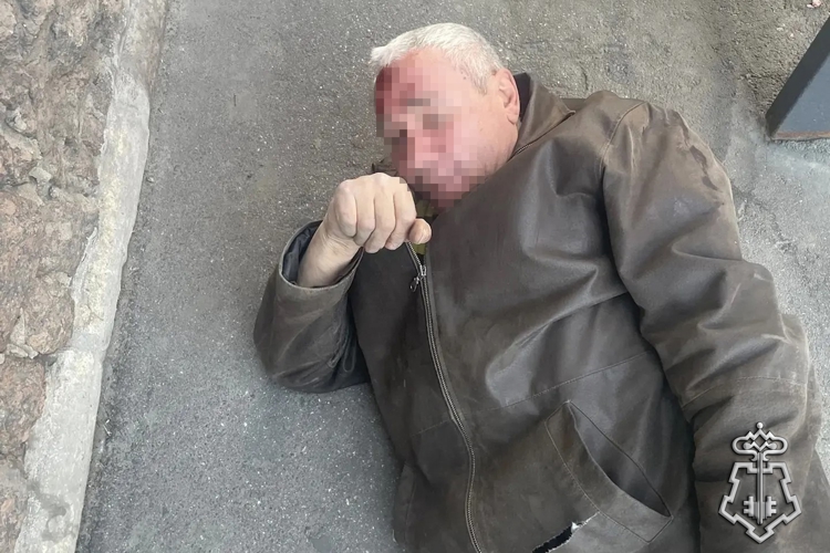 В Санкт-Петербурге сотрудники Росгвардии задержали правонарушителя, который нанес побои женщине-кондуктору (ВИДЕО)