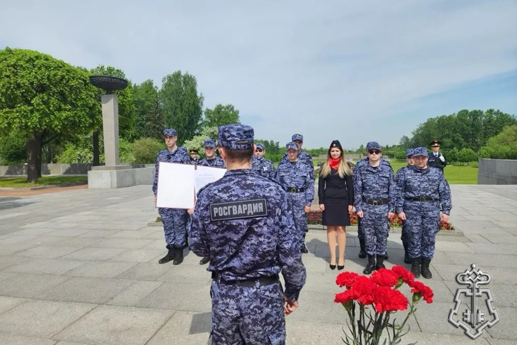 В Санкт-Петербурге молодые сотрудники вневедомственной охраны Росгвардии торжественно приняли присягу 