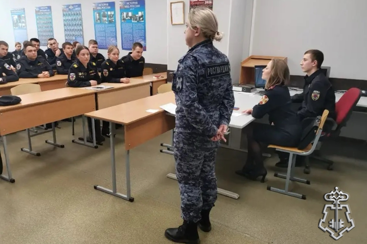В Петербурге представители Росгвардии провели урок мужества для учащихся «Санкт-Петербургской академии милиции им. Н.А. Щёлокова»