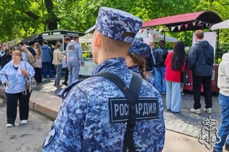 В Петербурге сотрудники Росгвардии обеспечили безопасность во время XXIX Фестиваля мороженого