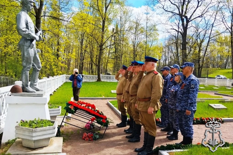 В Санкт-Петербурге сотрудники Росгвардии и ветераны службы приняли участие в автопробеге «Сыны Великой Победы»