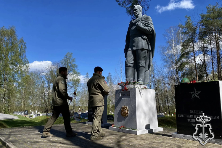 В Ленинградской области росгвардейцы приняли участие в мероприятиях, посвященных 81-й годовщине Победы в Великой Отечественной войне