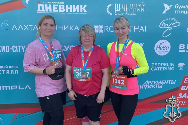 В Санкт-Петербурге сотрудники Росгвардии приняли участие в легкоатлетических и благотворительных забегах