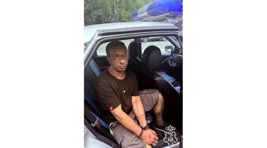В Петербурге сотрудники Росгвардии задержали участников конфликта, во время которого мужчина получил резаную рану головы