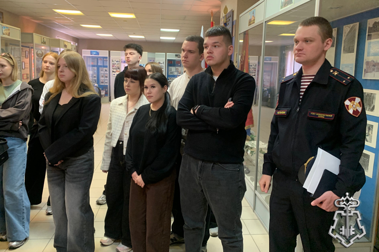   В Санкт-Петербурге представители Росгвардии провели встречу с учащимися «Санкт-Петербургской академии милиции им. Н.А.Щёлокова»