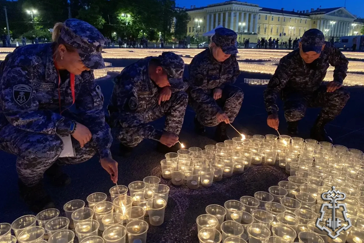 В Санкт-Петербурге сотрудники Росгвардии приняли участие в мероприятиях, приуроченных ко Дню памяти и скорби