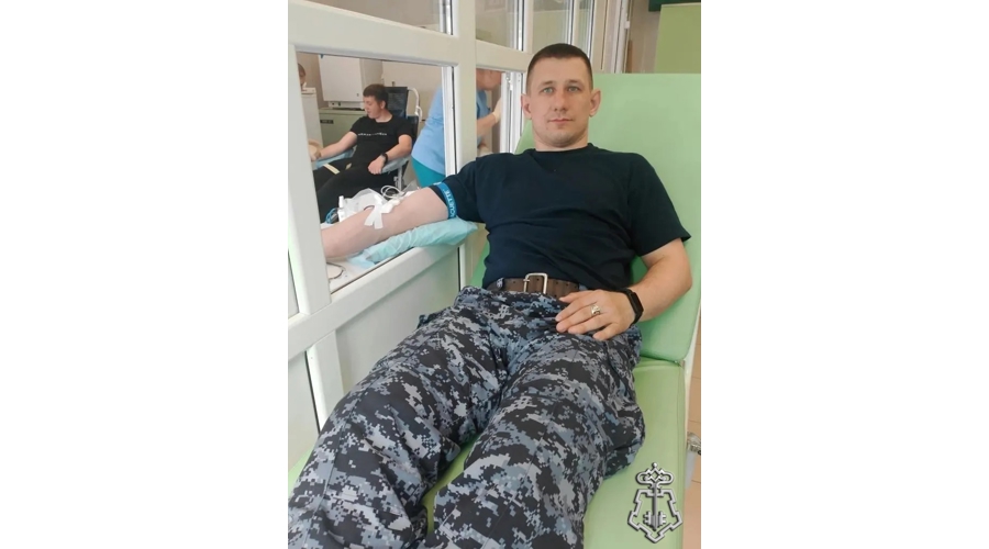 В преддверии Всемирного дня донора петербургские росгвардейцы добровольно сдали кровь для пациентов городских больниц 