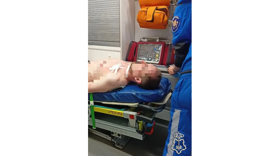 В Санкт-Петербурге наряд Росгвардии задержал вооруженного ножом правонарушителя, напавшего на мужчину около алкомаркета