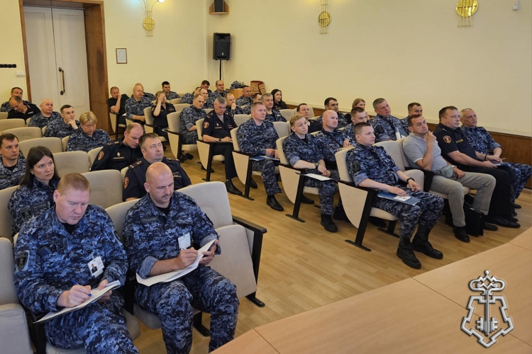 В Управлении и филиалах вневедомственной охраны ВНГ РФ по Санкт-Петербургу и Ленинградской области начался летний период подготовки  