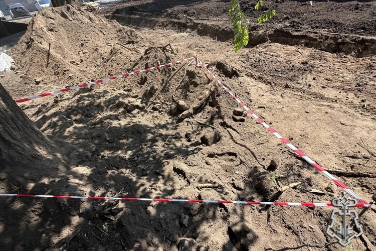 В Санкт-Петербурге сотрудники Росгвардии обеспечили охрану места обнаружения и обследовали боеприпас времён войны
