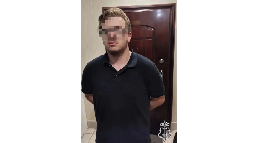 Петербургские росгвардейцы задержали жителя Ленобласти, пытавшегося кувалдой вскрыть сейф в чужой квартире