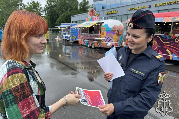 В Петербурге представители Росгвардии приняли участие в Большом семейном фестивале