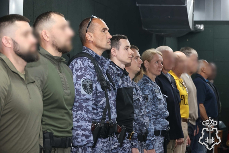 Сотрудники вневедомственной охраны Росгвардии приняли участие в турнире по стрельбе памяти лейтенанта милиции В. Нестерова