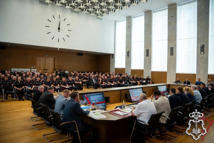 Руководитель управления вневедомственной охраны Росгвардии по Санкт-Петербургу и Ленинградской области области принял участие во Всероссийском совещании-семинаре в Нижнем Новгороде