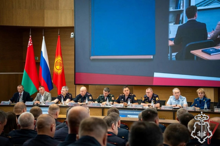 Руководитель управления вневедомственной охраны Росгвардии по Санкт-Петербургу и Ленинградской области области принял участие во Всероссийском совещании-семинаре в Нижнем Новгороде