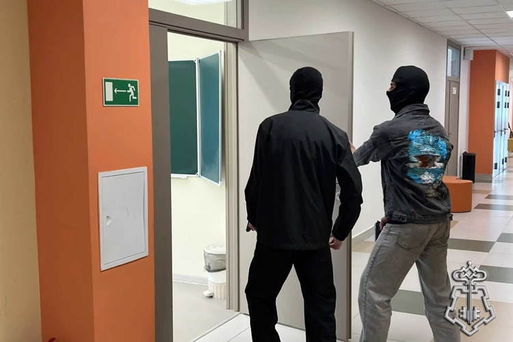 В Санкт-Петербурге и Ленинградской области сотрудники Росгвардии приняли участие во всероссийских учениях, прошедших на территории образовательных учреждений