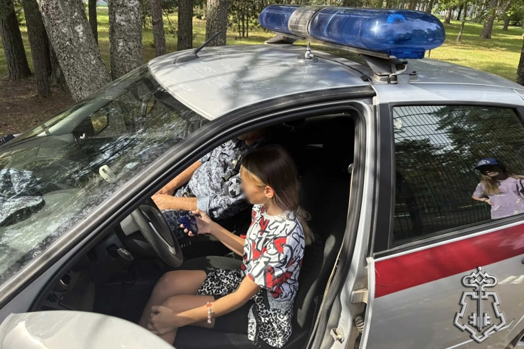 В Санкт-Петербурге росгвардейцы провели урок безопасности для воспитанников лагеря «Дружных»
