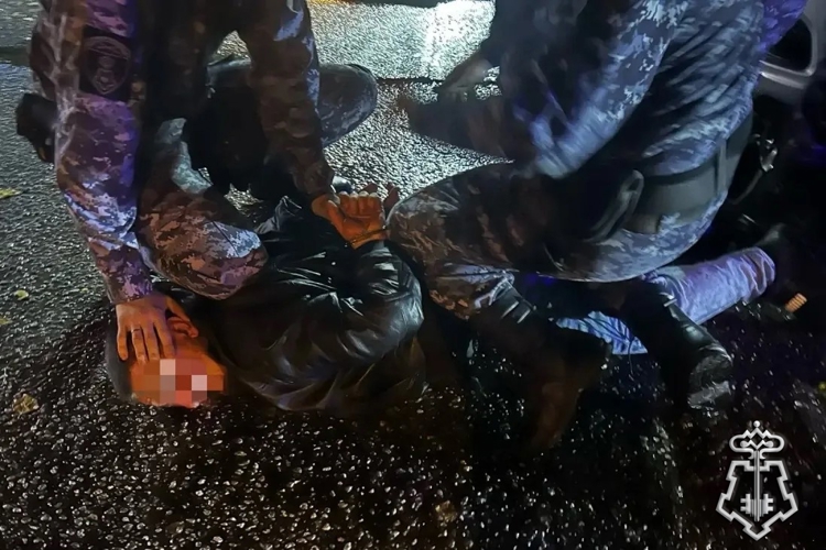 Петербургские росгвардейцы задержали участника конфликта в баре, подозреваемого в стрельбе из травматического пистолета