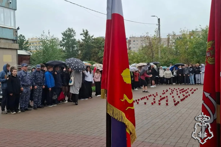 В Санкт-Петербурге сотрудники Росгвардии приняли участие в мероприятиях, посвященных Дню солидарности в борьбе с терроризмом
