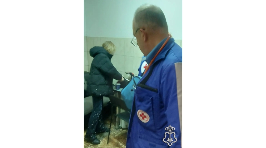 Петербургский росгвардеец спас девочку-подростка, упавшую в затопленную шахту лифта в недостроенном здании