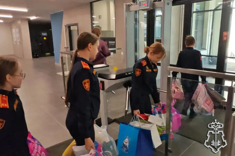 В Петербурге сотрудники Росгвардии приняли участие в благотворительной акции «Друг, дай лапу!»